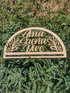 Semi circulo Ama sueña vive