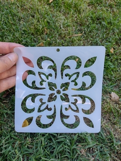 Stencil 15x15 E 218