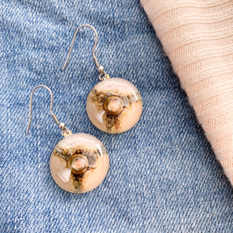 Aretes de vidrio pintado a mano color tiza blanco