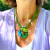 Collar verde hecho a mano