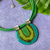 Collar color verde de cuero y vidrio