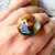 anillo elastizado con vidrio