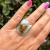 anillo de vidrio gris 
