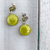 Aretes artesanales de vidrio fusionado en color verde seco