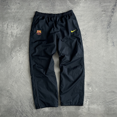 Pantalón rompevientos Nike Barcelona / Talle L