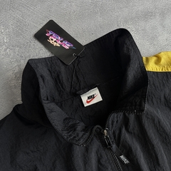 Rompevientos Nike Big Swoosh ‘90 en internet