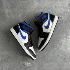 Nike Air Jordan 1 Mid en internet