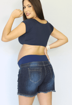 Shorts gestante jeans destroy desfiado - Lirio Gestante | Roupas para Grávidas