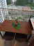 Mesa de jantar medindo 1,20x0,80m com 0,78m de altura