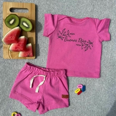 SHORT con puños fucsia en internet