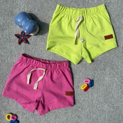 SHORT con puños fucsia - comprar online