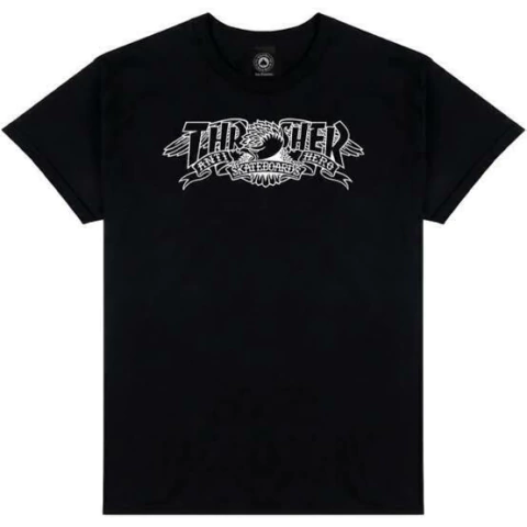 CAMISETA THRASHER X ANTI HERO MAG BANNER - PRETO - comprar online