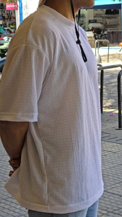 Remeras Oversize Desagujadas en internet