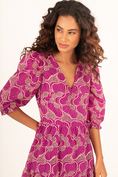 Vestido Nany bordado rosa na internet