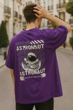 Remera Oversize Astronauta en internet