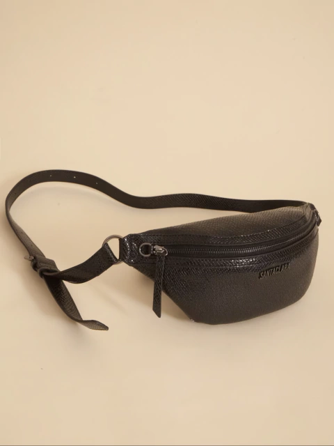 Riñonera Eva Negra De Charol Con Bolsillo Antirrobo - comprar online