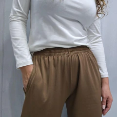 PALAZZO DEPORTIVO FRISADO - MARRON B - tienda online