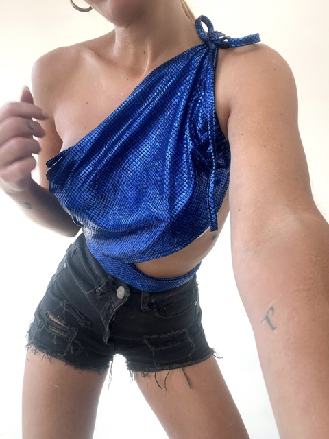 Top shine un hombro c/ tira