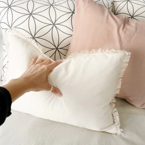 ALMOHADON C/FLECOS 35X50CM NATURAL