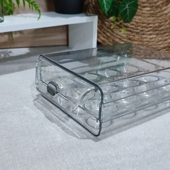 HUEVERA PLASTICA TRANP. CON CAJON en internet