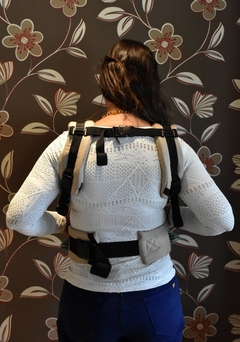 Mochila Ajustável Bebê SARJA CRUZADA Areia - comprar online