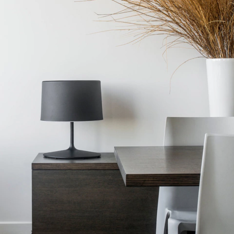 Lámpara de mesa HI HAT PANTALLA MEDIANA