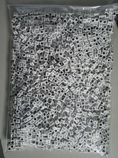 Entremeio Quadrado Numeros Infantil 6mmx6mm em Plastico pacote com 500gramas - comprar online