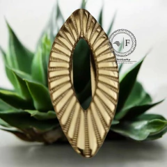 Fivela Metal Modelo Chuca Rajada 5,5cm x 2,5cm Cor Dourado 6pçs