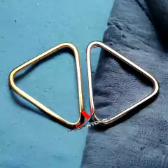Fivela Metal Qualidade Zamak Modelo Triangulo Cor dourado ou prata pacote com 6pçs