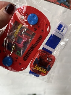 Kit de reloj + jueguito (Spider Man, Cars, Vengadores, Frozen y Las Princesas) - comprar online