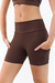 Shorts Essential Bolso Marrom na internet