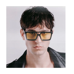 VULK CRIMSON NEGRO/LENTES AMARILLAS en internet