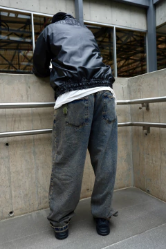 BAGGY DIRTY JEANS