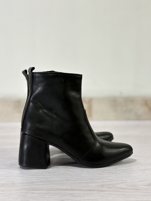 LARA - comprar online