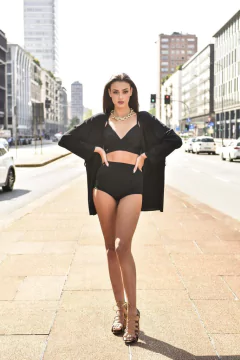 HOT PANTS AMALIA - PRETO - comprar online