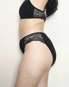 Calcinha Elvira na internet