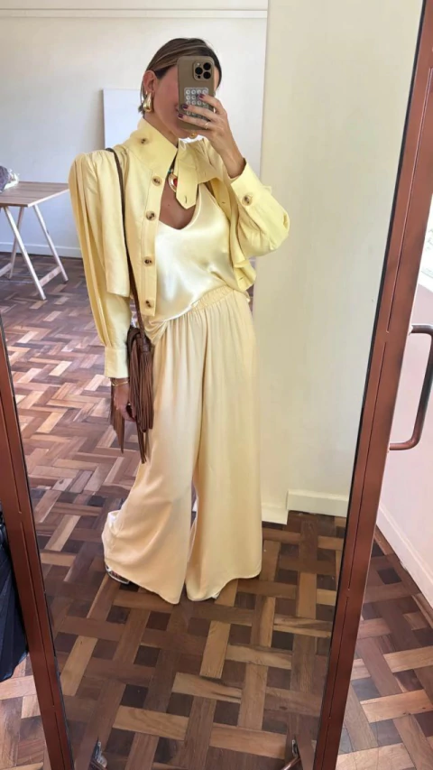 Blusa Regata Cetim Decote V