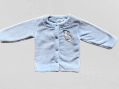 Campera "Old Bunch" - Celeste, de peluche, con botones y perrito bordado en internet