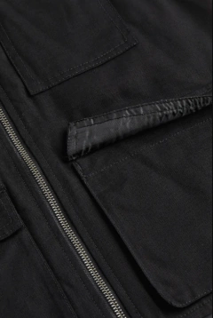 Chaleco "H&M"- De gabardino negra, con bolsillos - Lupeluz