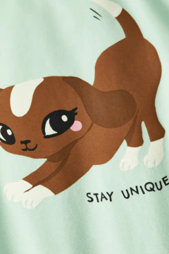 Remera H&M - Manga larga, verde agua con perrito en internet