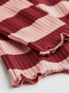 Remera H&M - De morley rayada rosa y bordó con "Big Sister" en internet