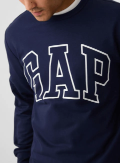 Buzo "GAP". De adulto!! Cuello redondo azul con logo estampado. Con frisa! en internet