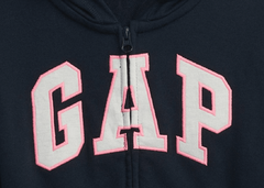 Imagen de Campera "Gap". Azul marino con logo blanco bordado y vivo rosa