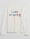 Remera "GAP". Manga larga, blanca con "Girl Power", multicolor