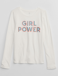 Remera "GAP". Manga larga, blanca con "Girl Power", multicolor