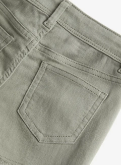 Short "H&M" - De jean verde oscuro, liso elastizado - Lupeluz