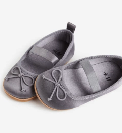 Zapatos "H&M" - Balerinas gris de raso y elástico en empeine (ver medidas en la descripción) - comprar online