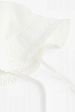 Gorro de sol "H&M" - Piluso con voladito y tira para atar - comprar online