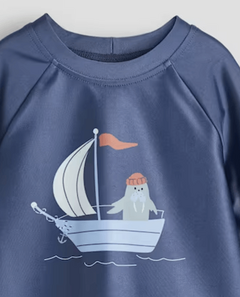 Malla "H&M" - 2 piezas remera UV + malla azul con velero - comprar online