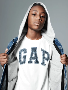 Remera "Gap" - Blanca con logo estampado azul - Lupeluz